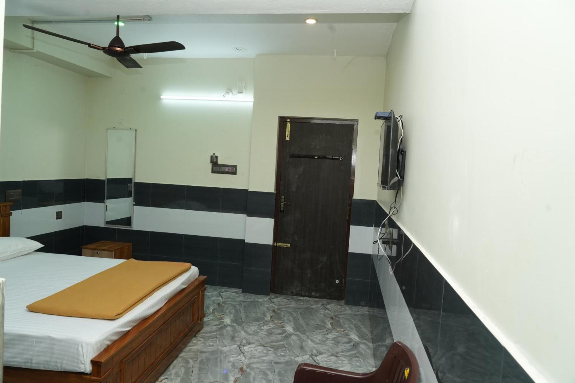 Rajali Residency Hotel Kulithalai Exterior photo